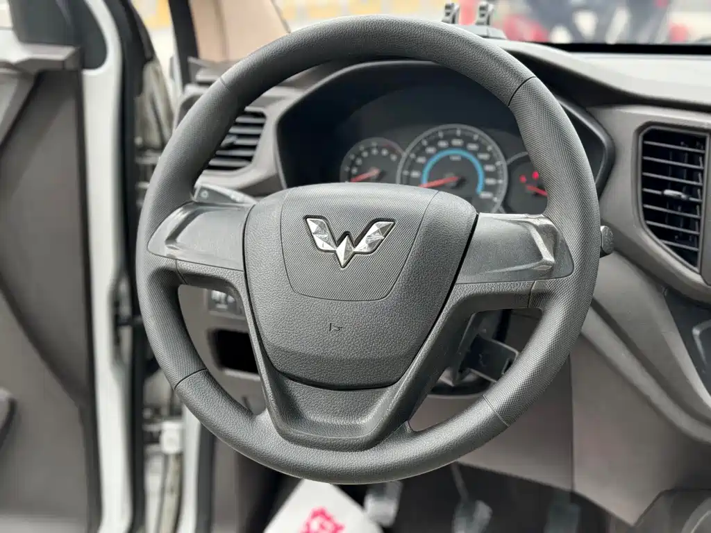 Wuling Hongguang V 2019