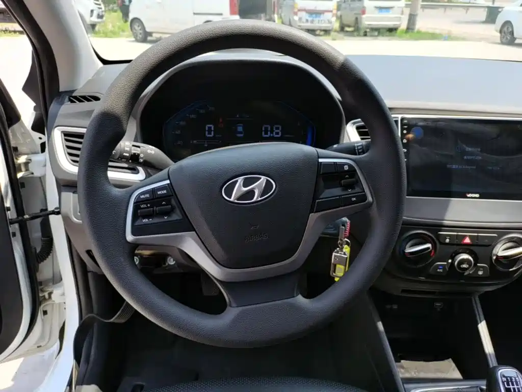 Hyundai Verna 2020 — фото 11