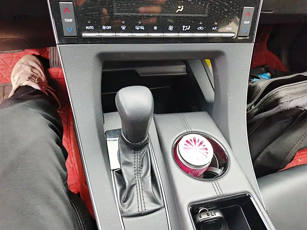 Toyota Avalon 2020 — фото 10