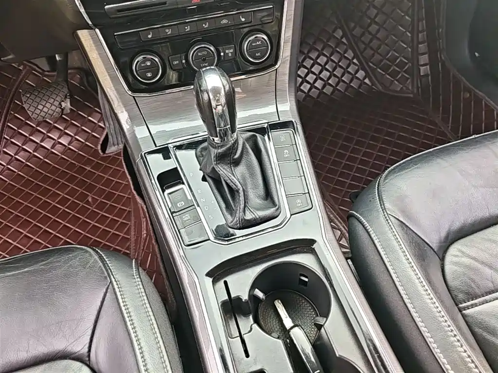Volkswagen Passat 2016 — фото 14