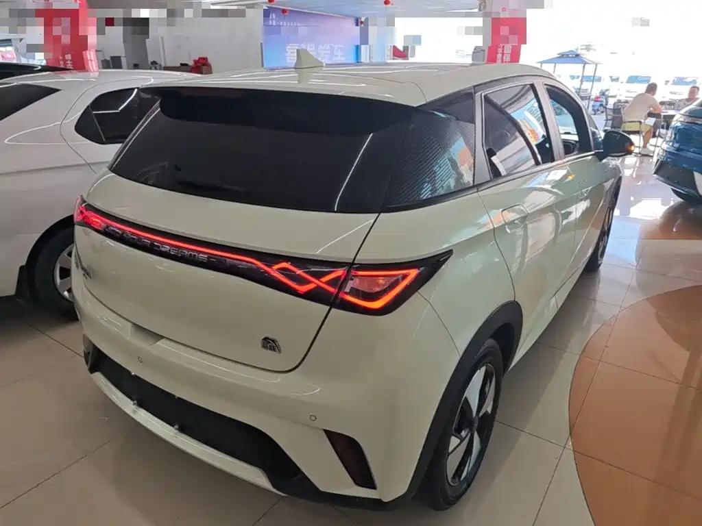 BYD Dolphin 2023