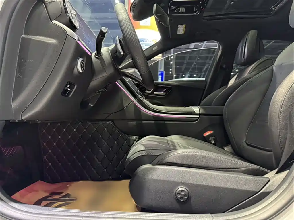 Mercedes-Benz C-Class 2025 — фото 20