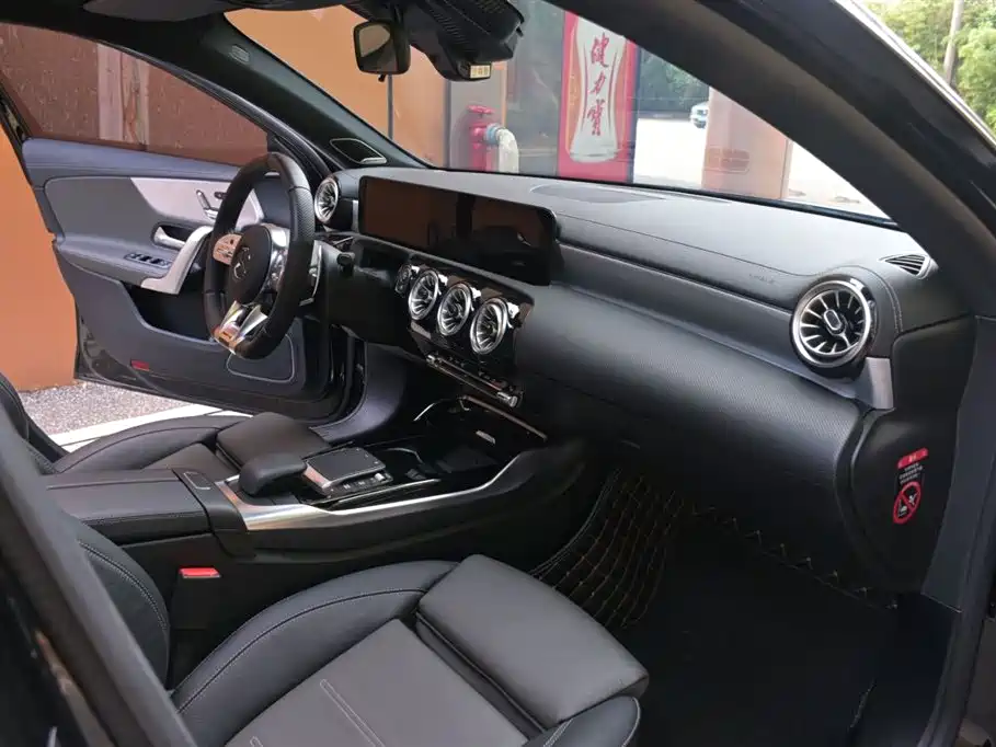 Mercedes-Benz A-Class AMG 2023 — фото 27