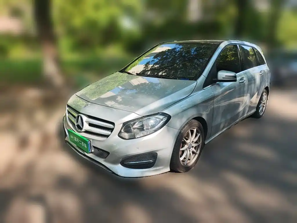 Mercedes-Benz B-Class 2015 — фото 1