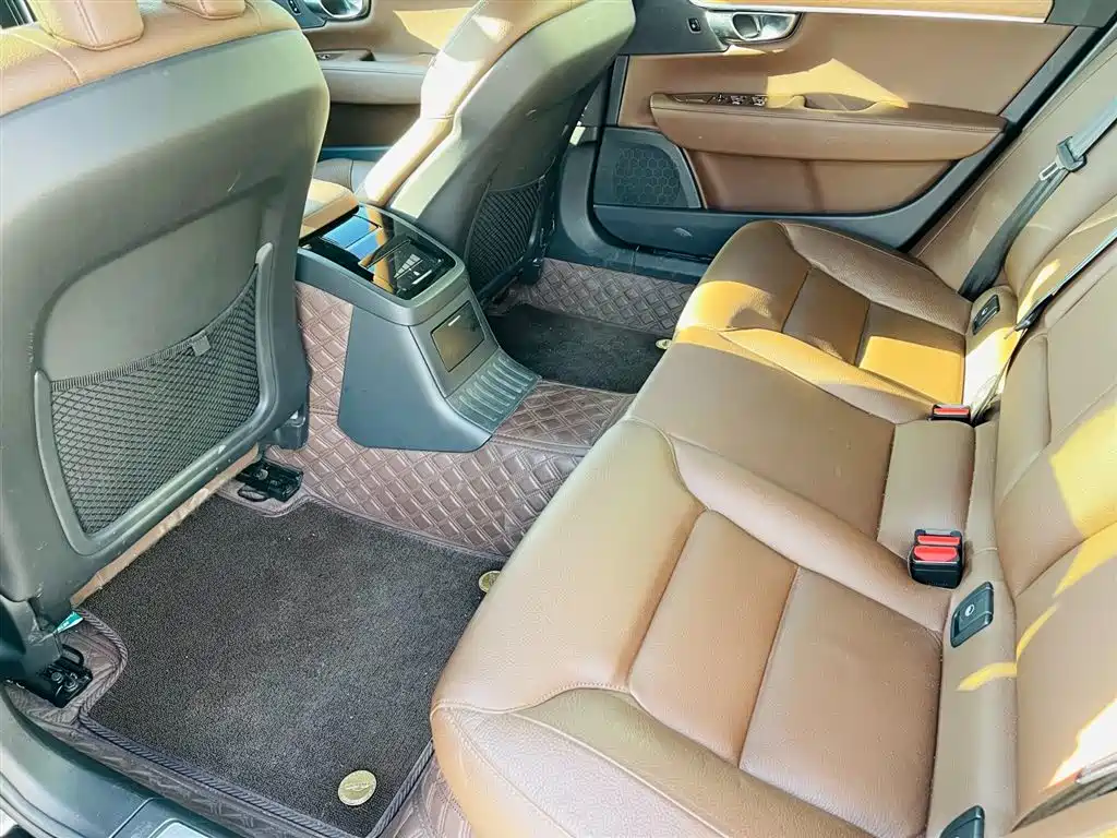 Volvo S90 PHEV 2021 — фото 10