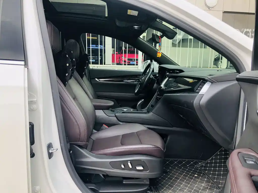 Cadillac XT6 2020 — фото 13