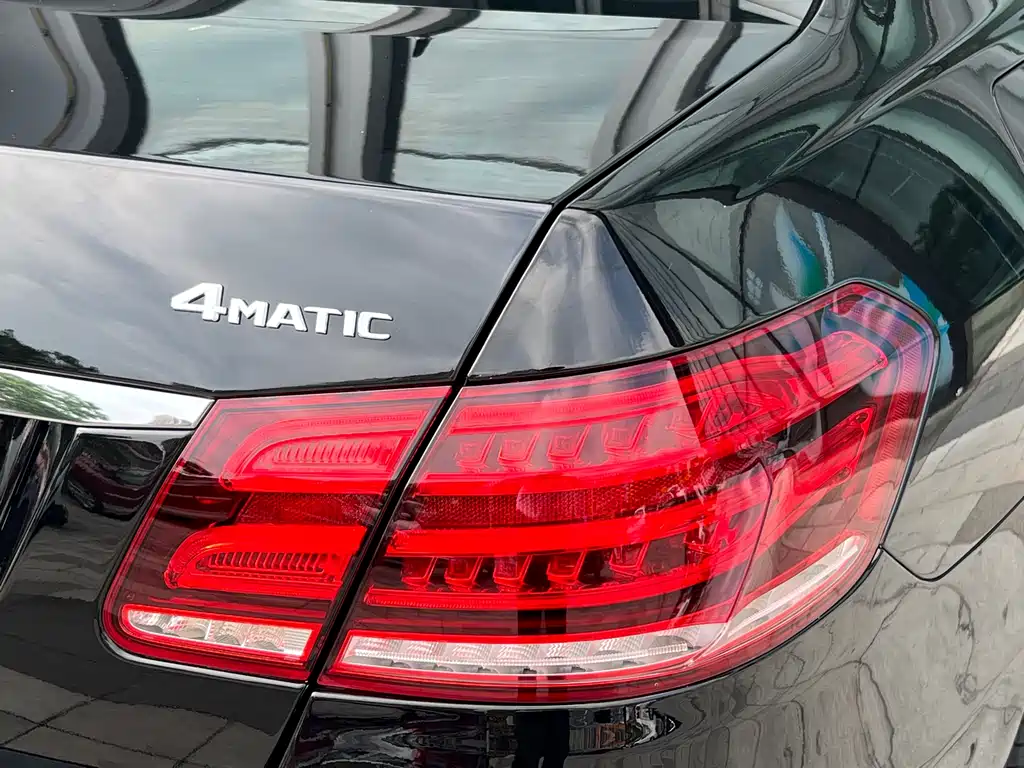 Mercedes-Benz E-Class 2014 — фото 13