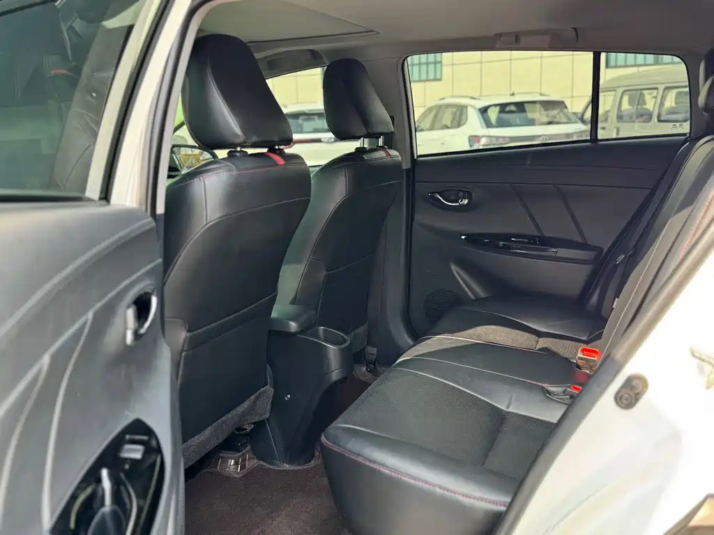 Toyota Yaris L 2022
