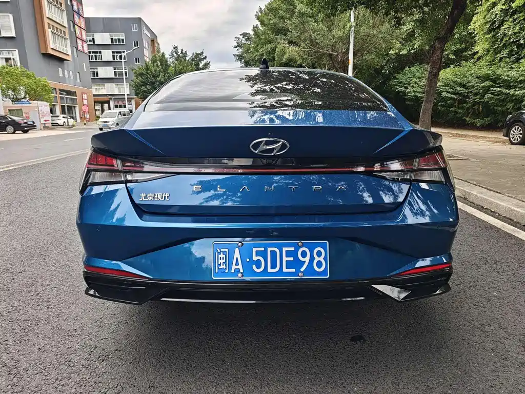 Hyundai Elantra 2021 — фото 17
