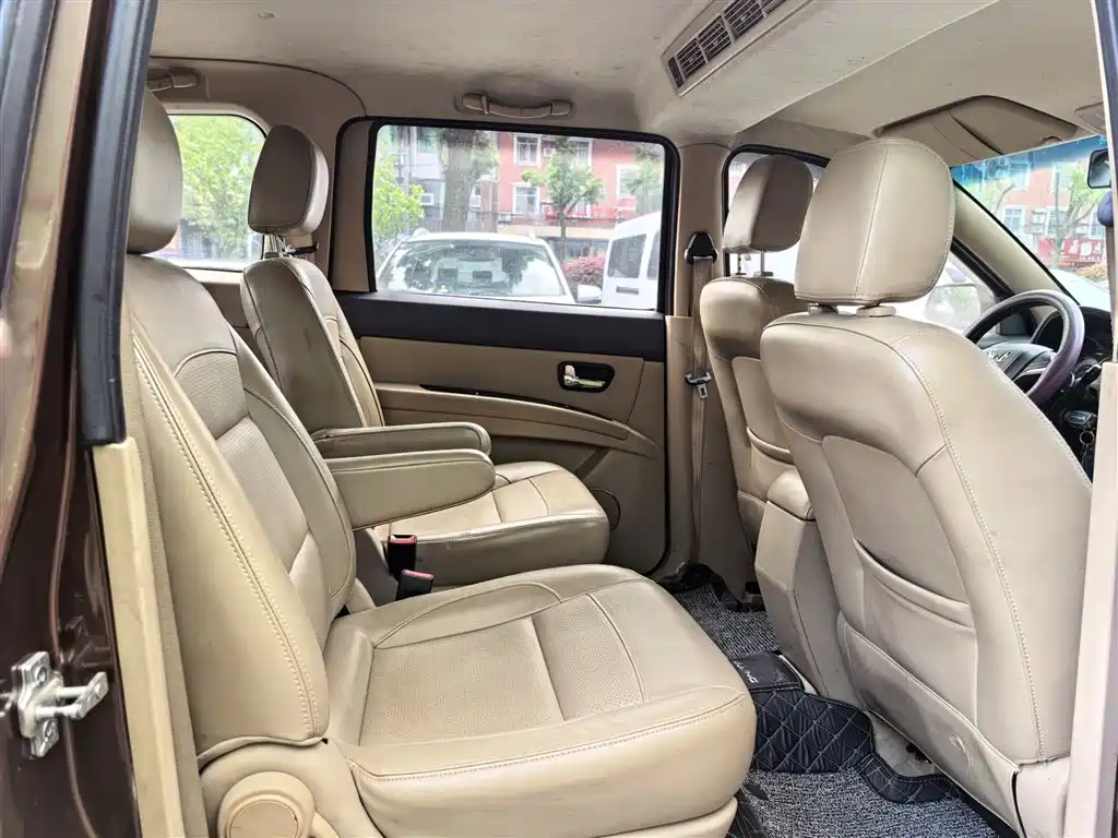 Wuling Hongguang 2015 — фото 16