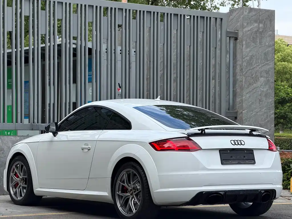 Audi TT 2016 — фото 11