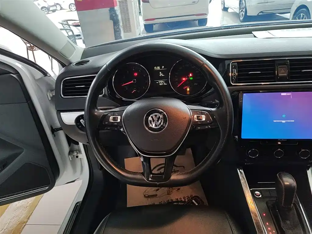 Volkswagen Sagitar 2017 — фото 11