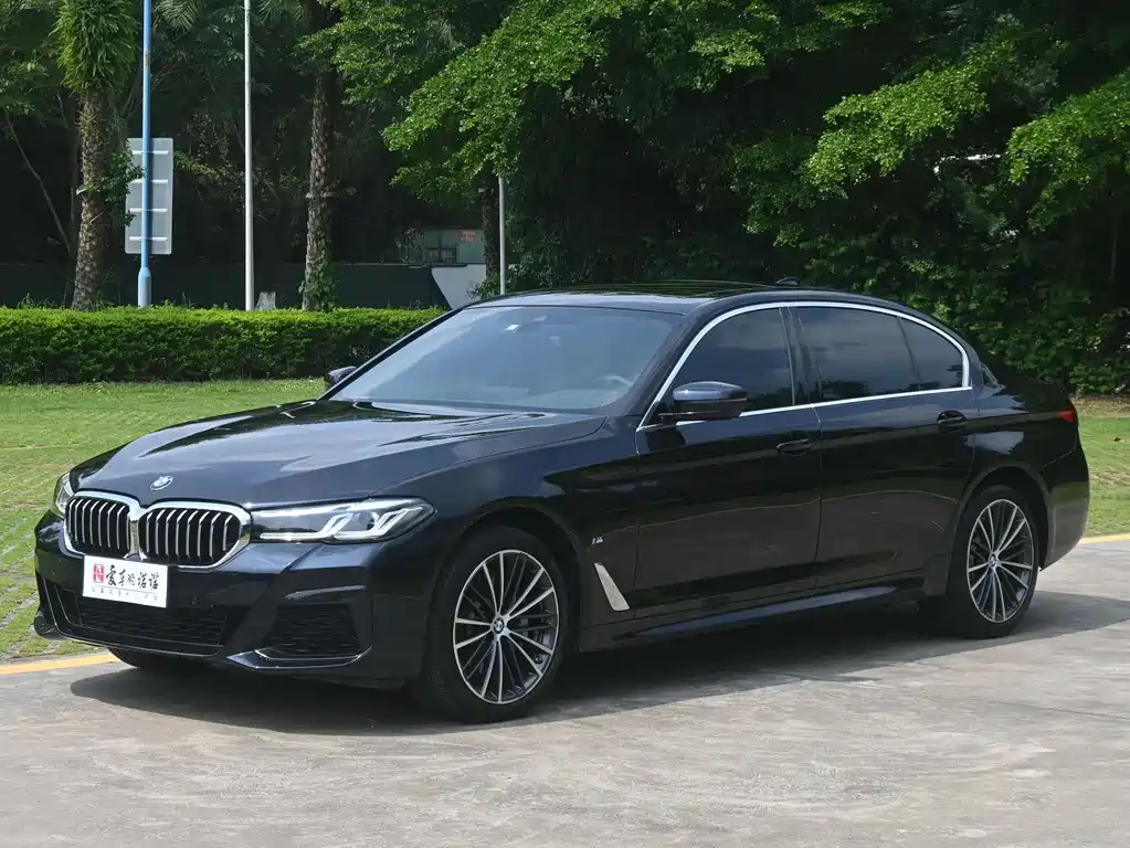 BMW 5 Series 2022 — фото 1