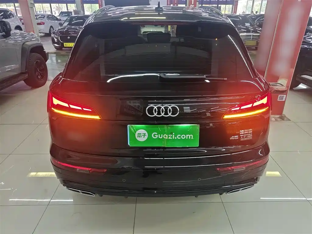 Audi Q5L 2023 — фото 6