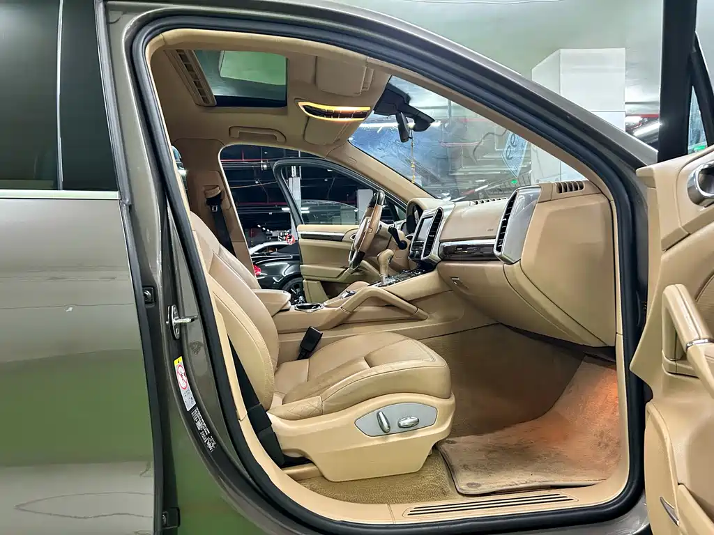 Porsche Cayenne 2011