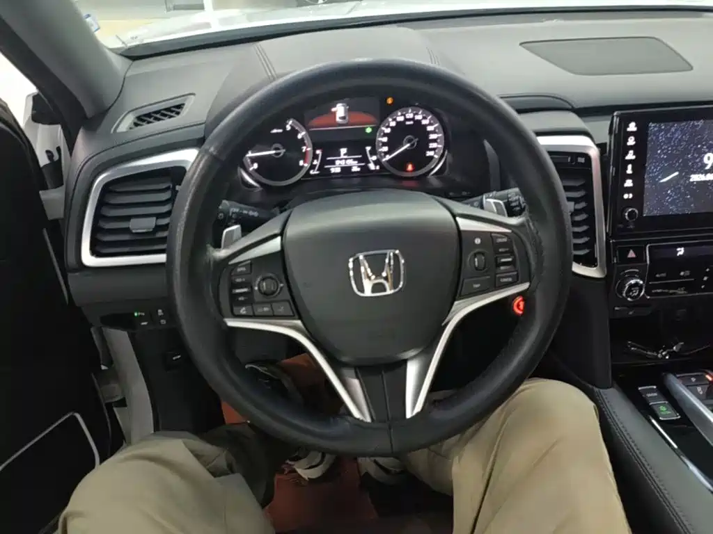 Honda UR-V 2017 — фото 11