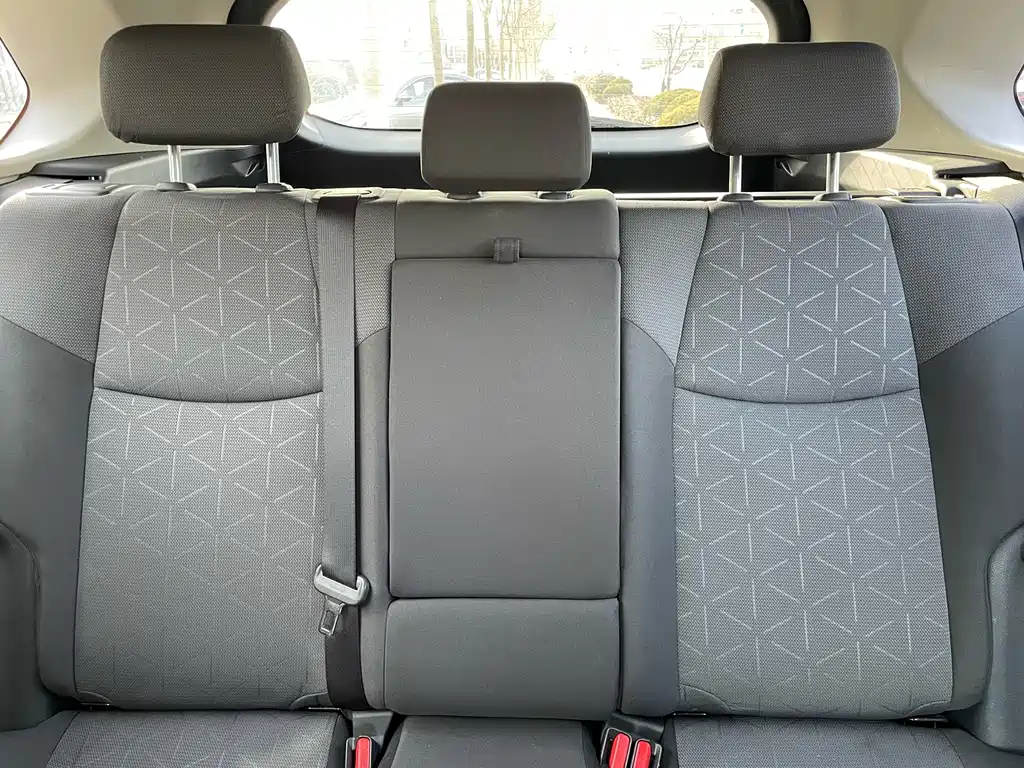 Toyota RAV4 2019 — фото 9