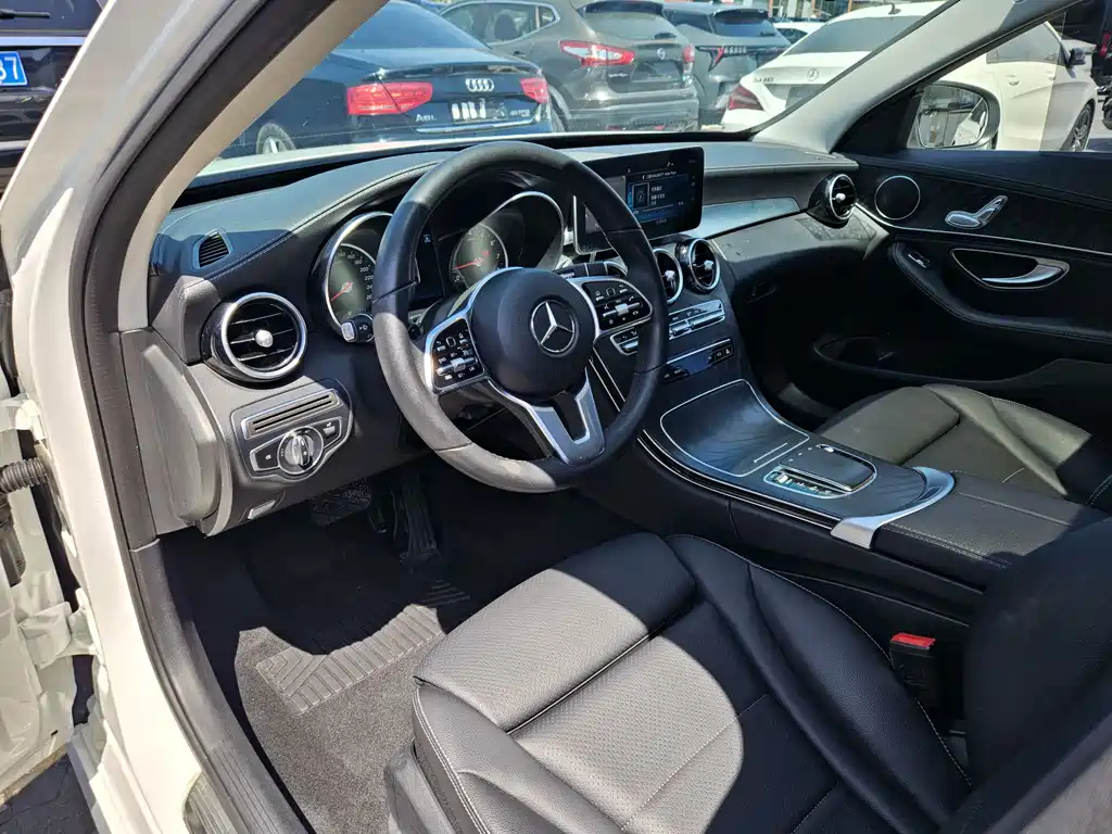 Mercedes-Benz C-Class 2019 — фото 9