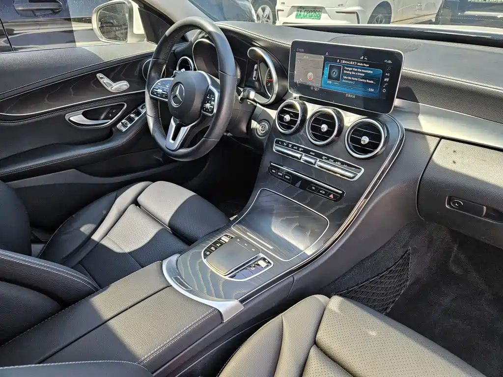 Mercedes-Benz C-Class 2019 — фото 13