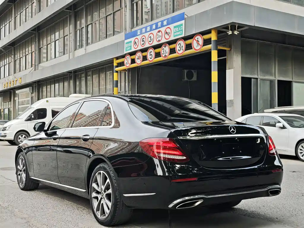 Mercedes-Benz E-Class 2018 — фото 10