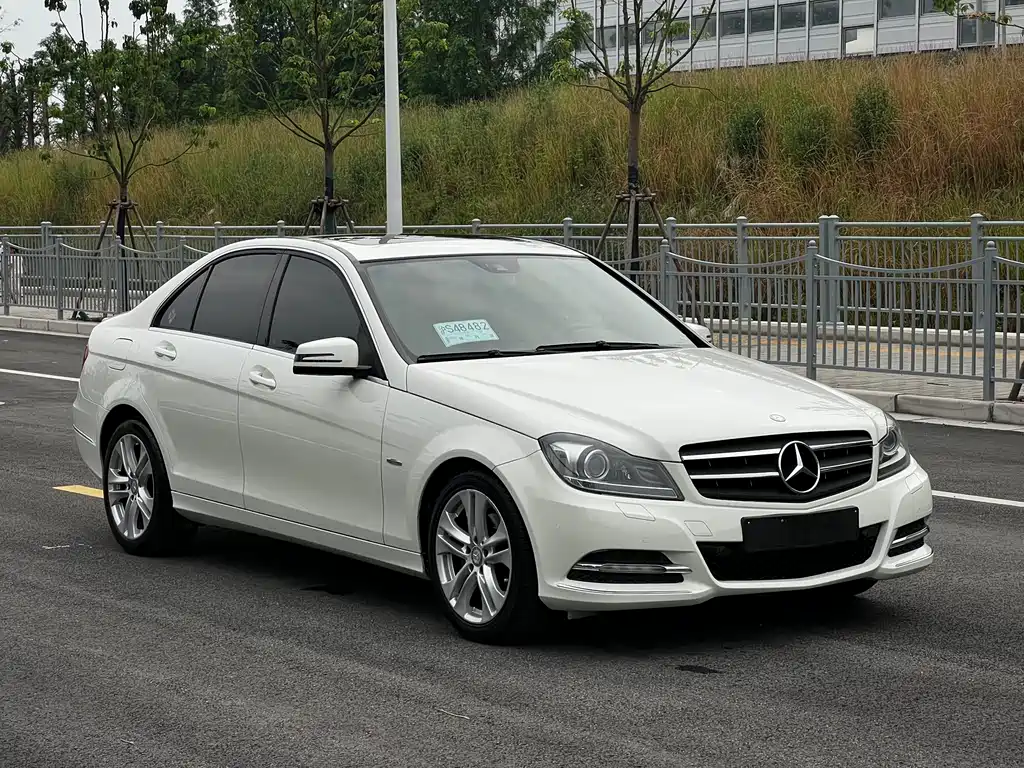 Mercedes-Benz C-Class 2011 — фото 3
