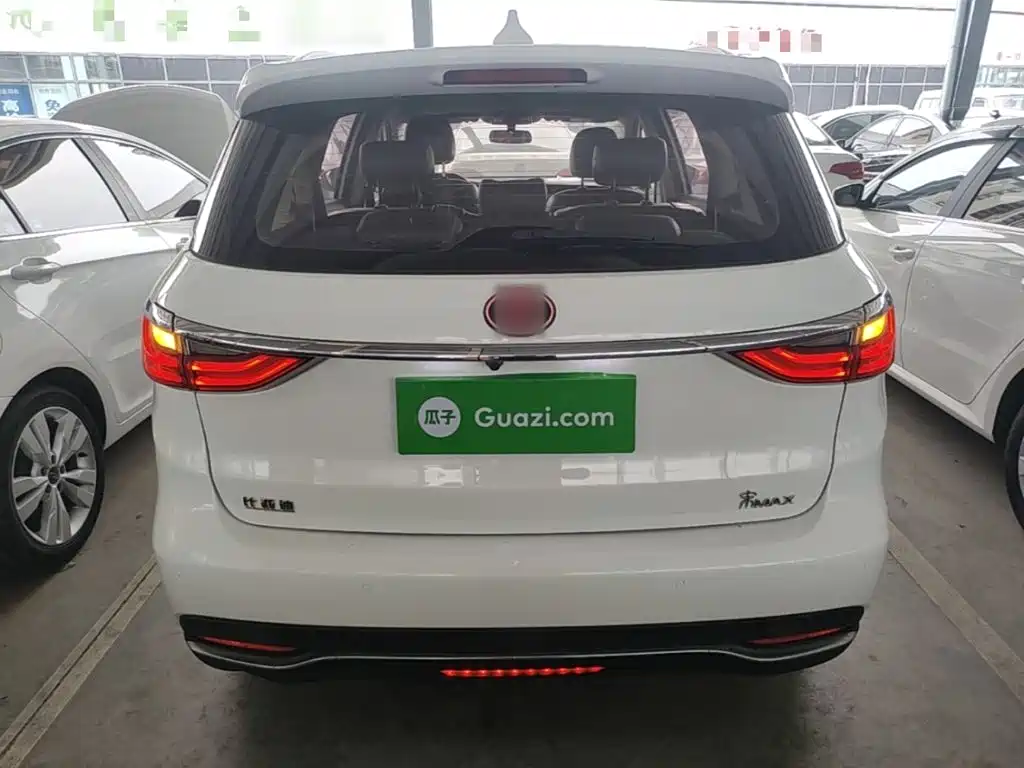 BYD MAX 2017