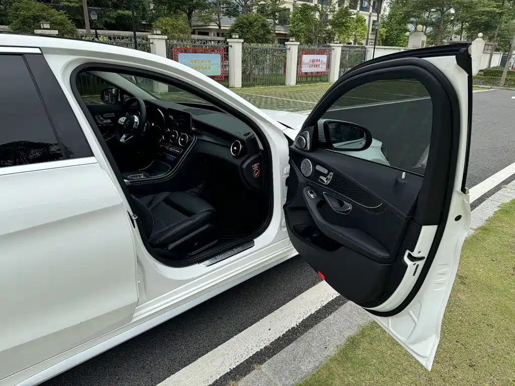 Mercedes-Benz C-Class 2020 — фото 17