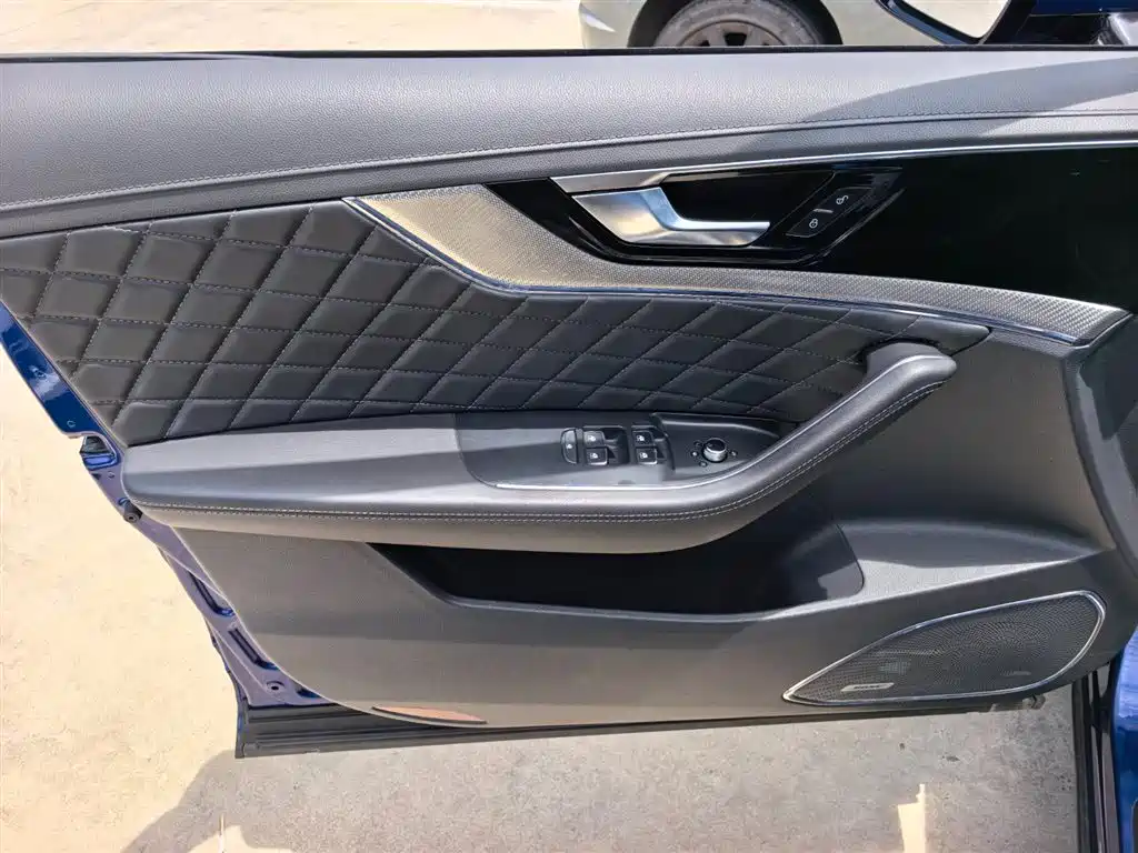 Hongqi HS5 2020