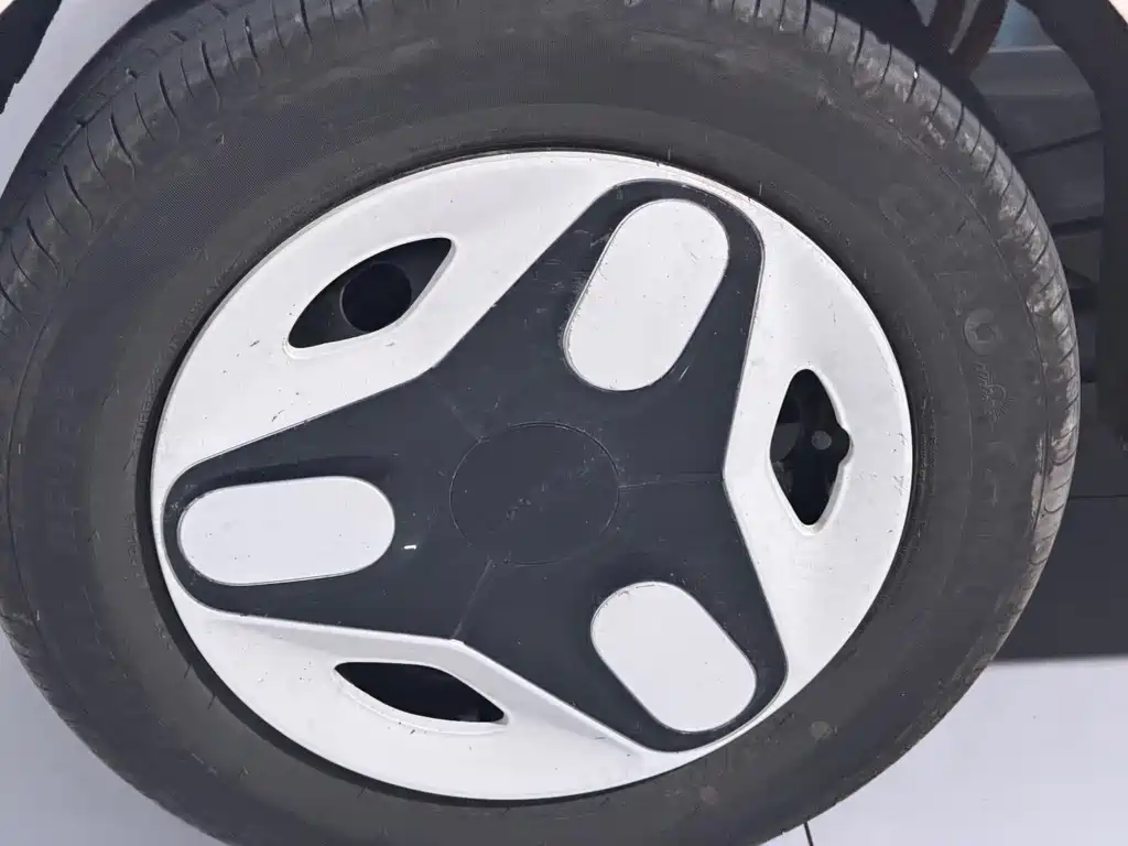Geely Galaxy Panda 2025 — фото 13