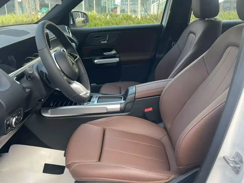 Mercedes-Benz EQB 2025