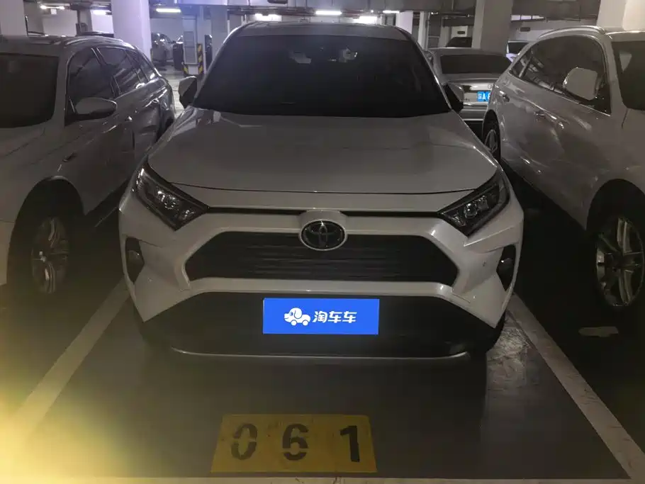 Toyota RAV4 2020 — фото 2