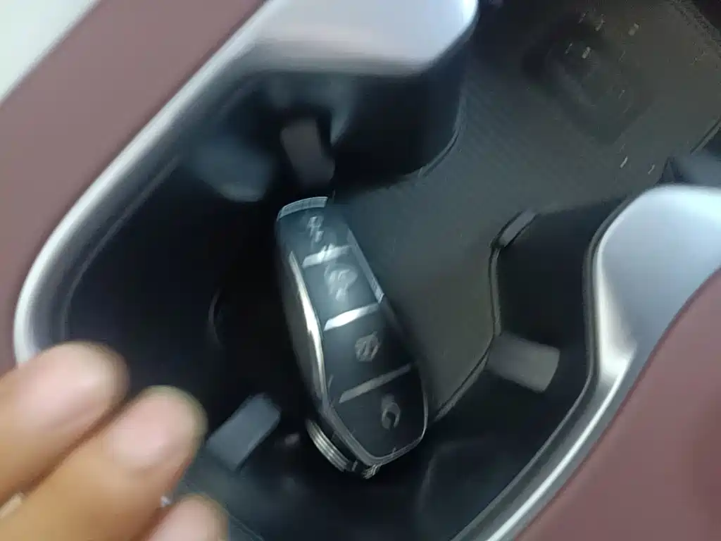BYD Seal 07 DM-i 2025 — фото 9