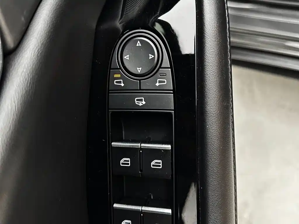 Mazda 3 Axela 2022 — фото 11