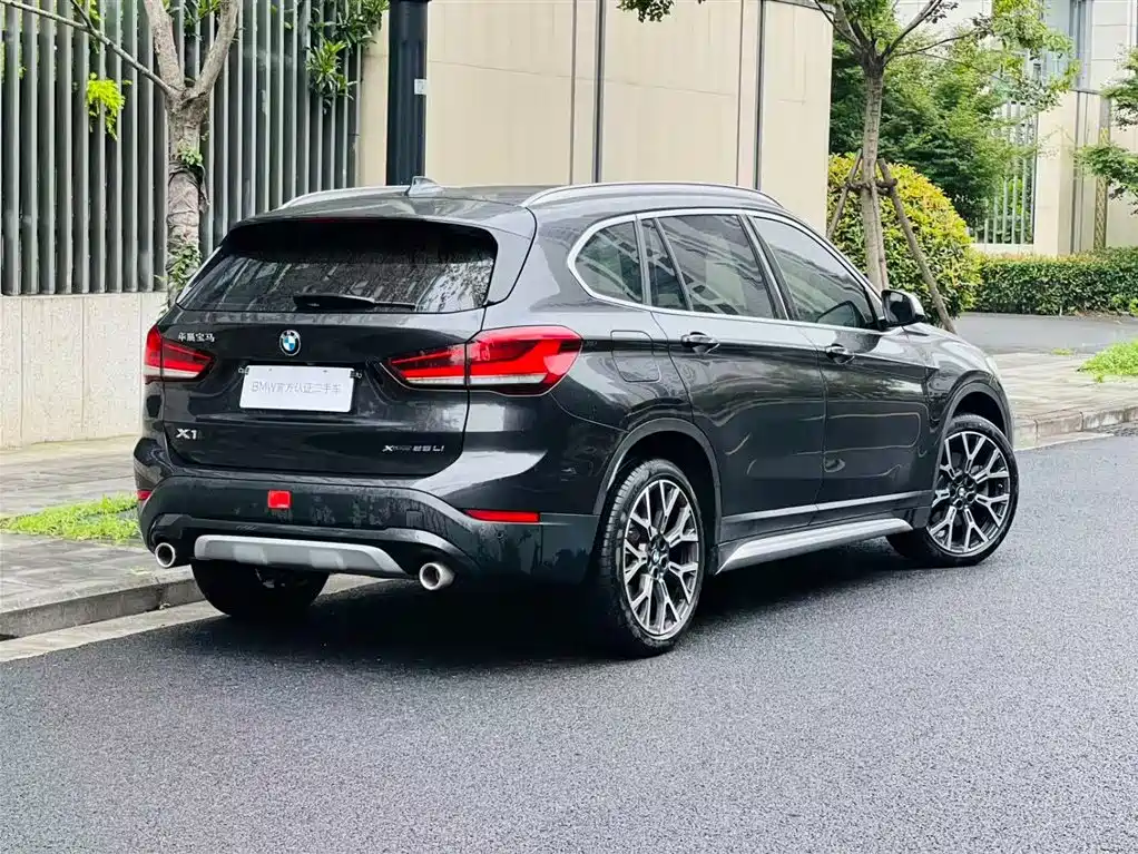 BMW X1 2022 — фото 3