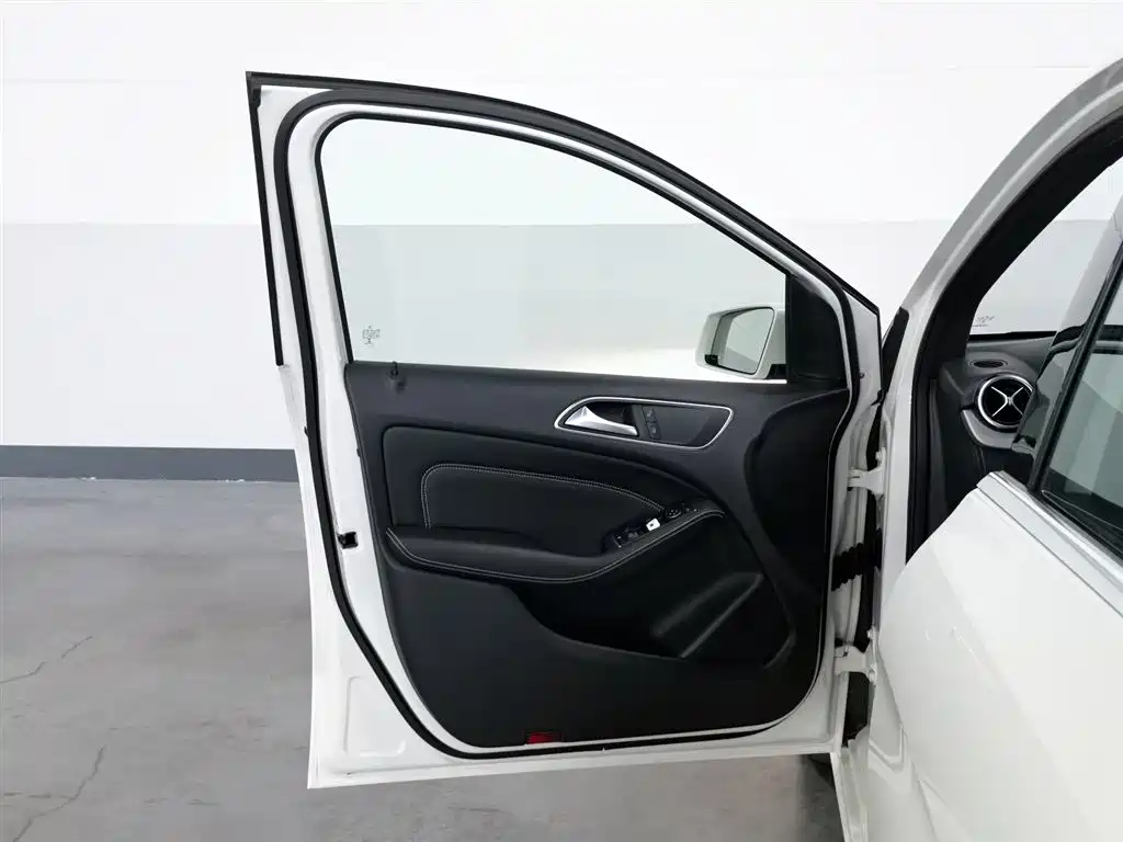 Mercedes-Benz B-Class 2016 — фото 8