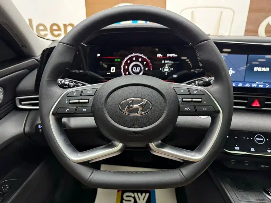 Hyundai Elantra 2022 — фото 11