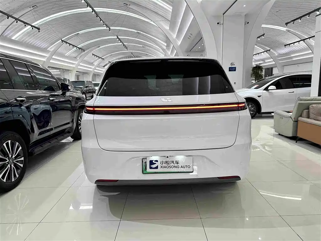 Li Auto Li L6 2025