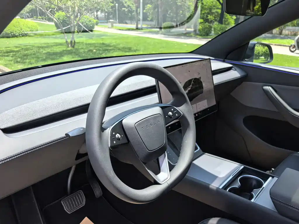 Tesla Model Y 2026