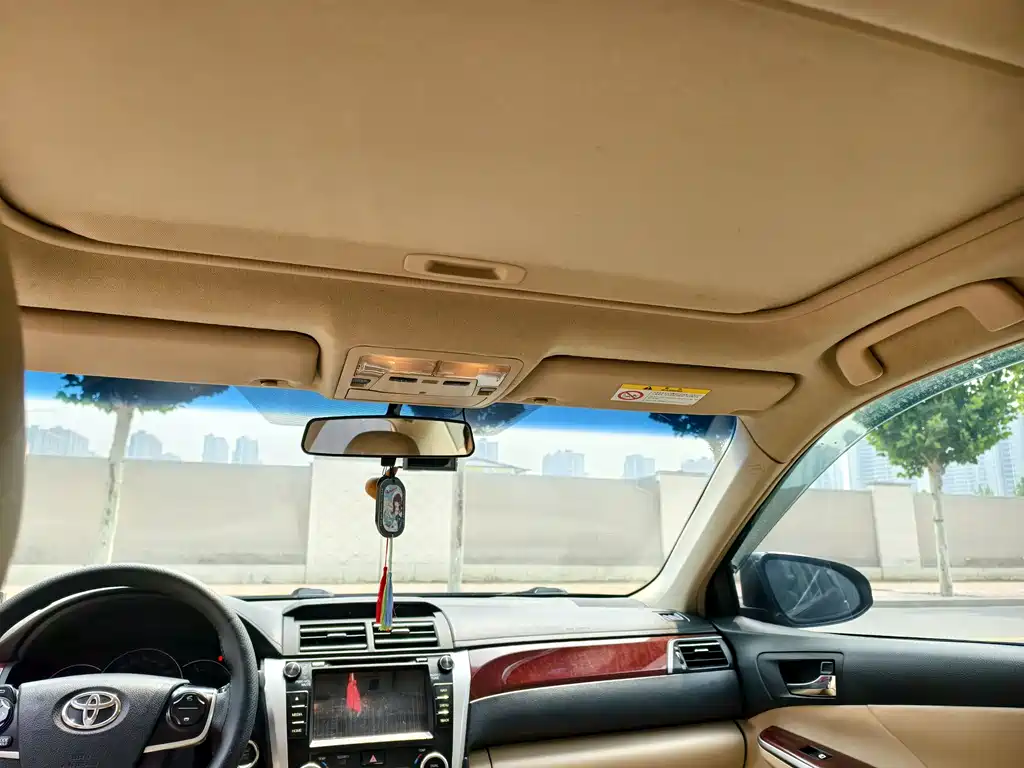 Toyota Camry 2014 — фото 11