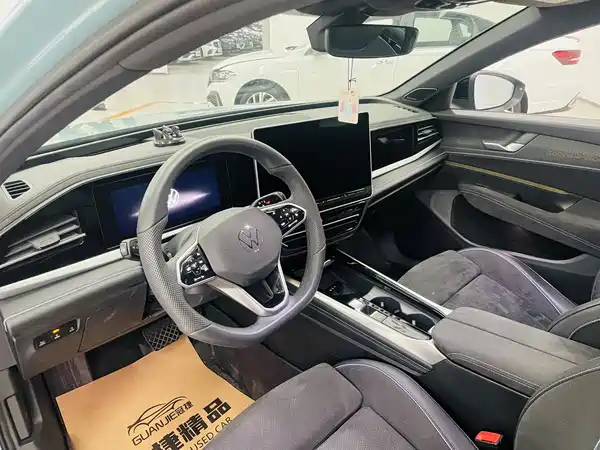 Volkswagen Passat 2025