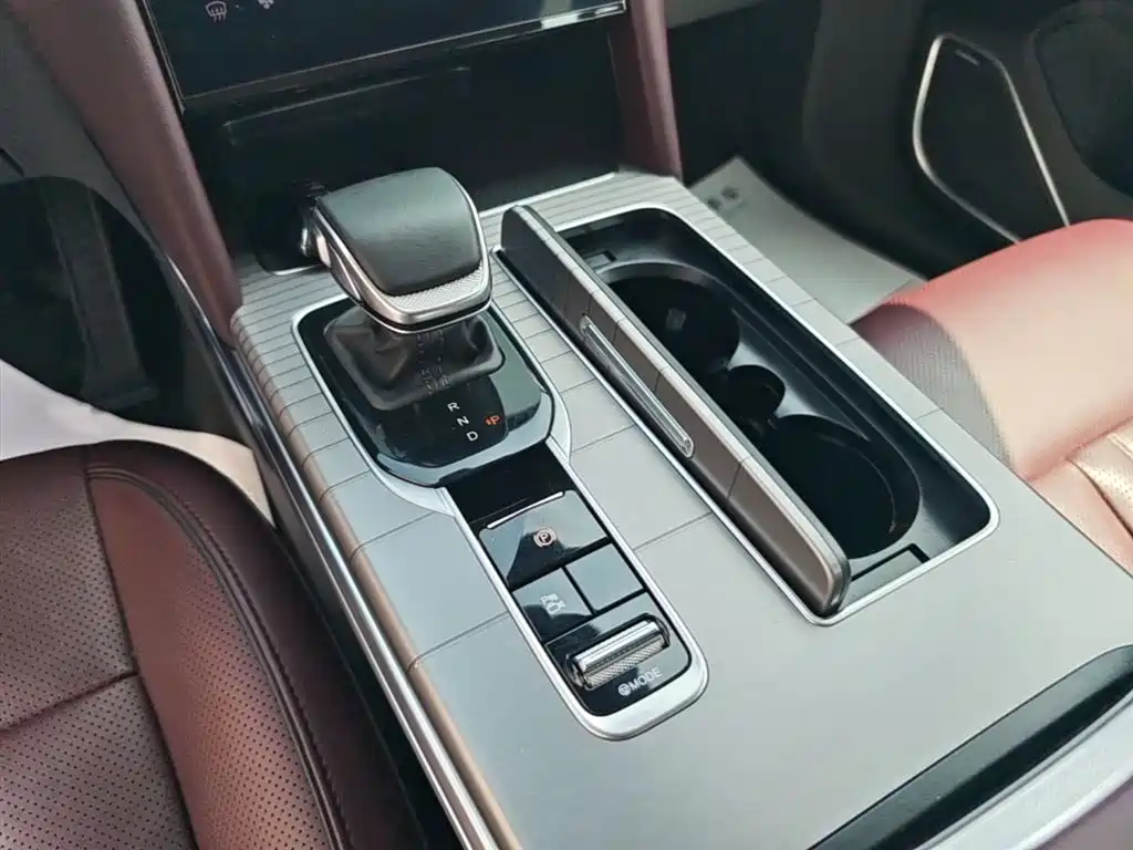 Hongqi HS7 PHEV 2025 — фото 14
