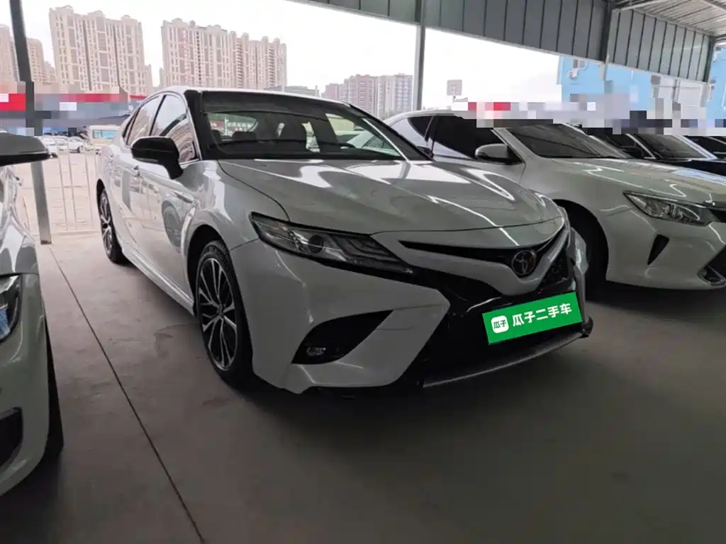 Toyota Camry 2018 — фото 4