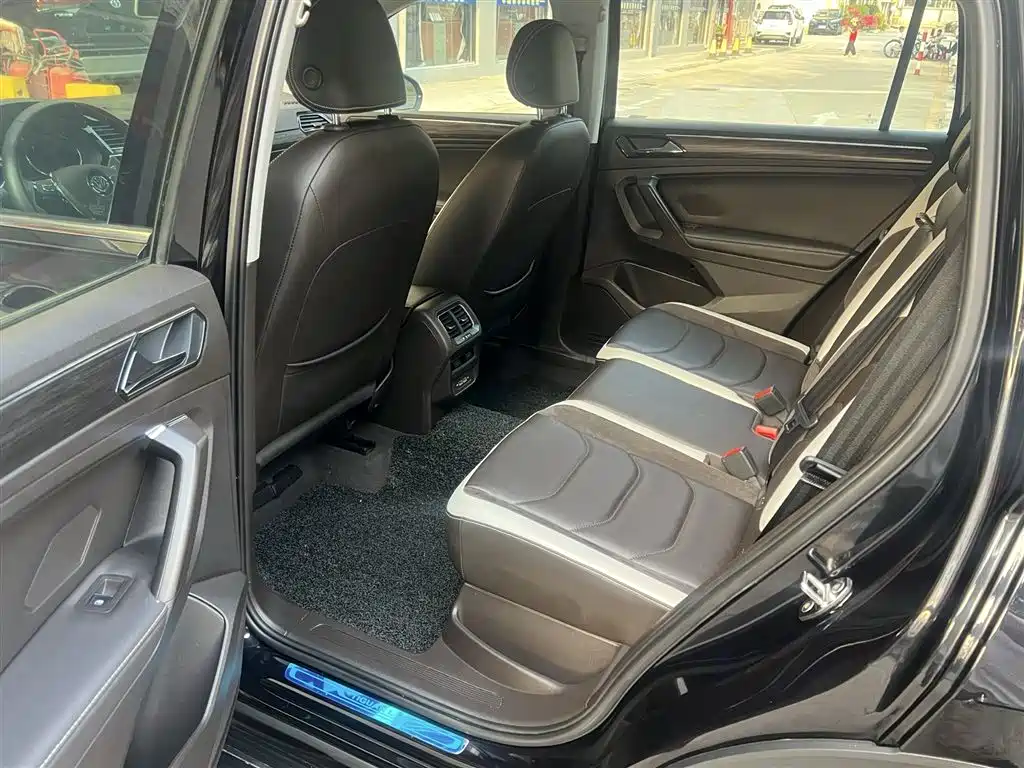Volkswagen Tiguan L 2018 — фото 16