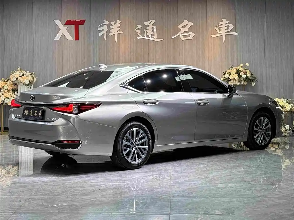 Lexus ES 2024 — фото 10