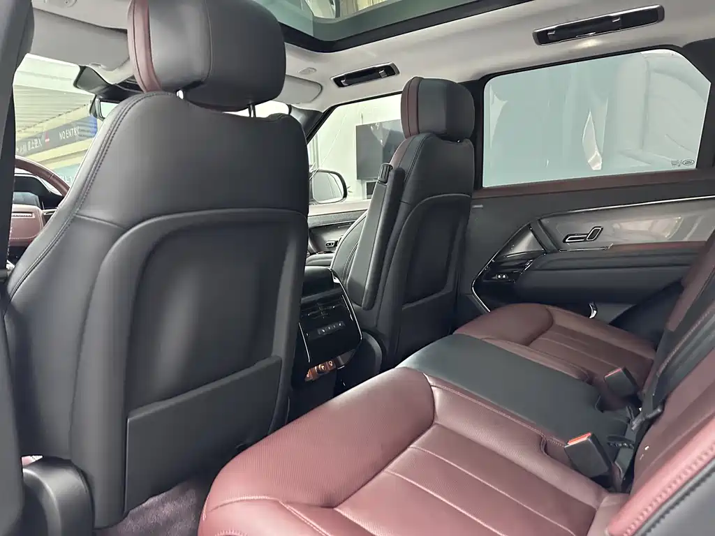 Land Rover Range Rover Sport 2024 — фото 13