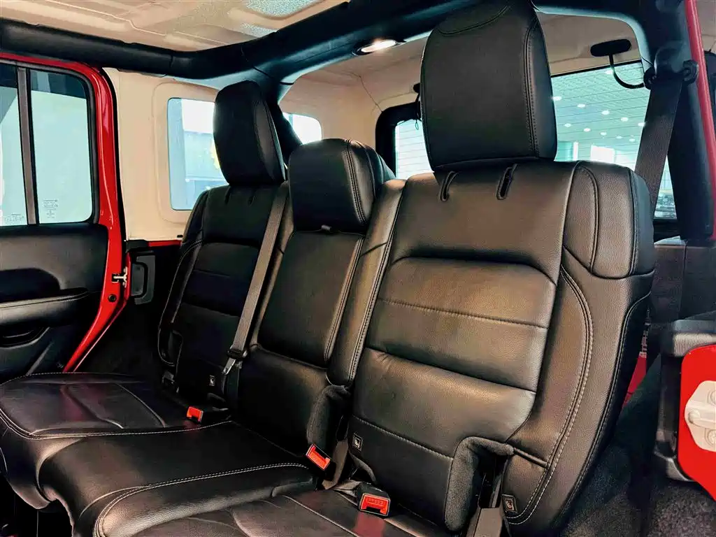 Jeep Wrangler 2021 — фото 11