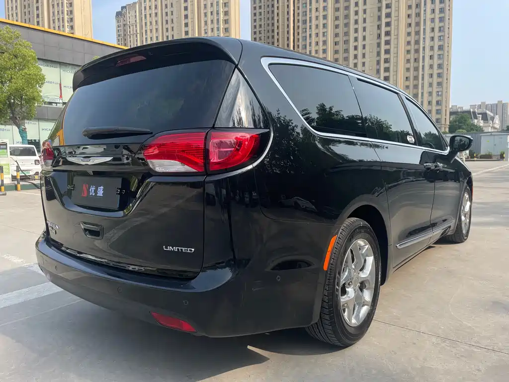 Chrysler Grand Voyager 2019 — фото 8