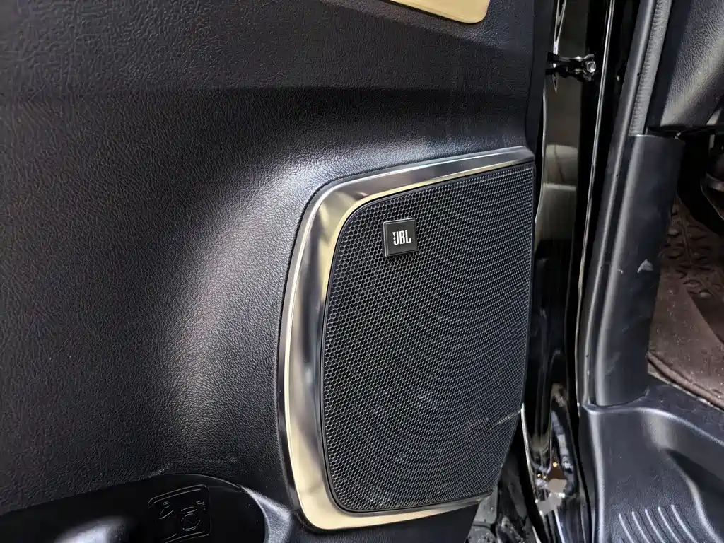 Toyota Alphard 2017 — фото 7