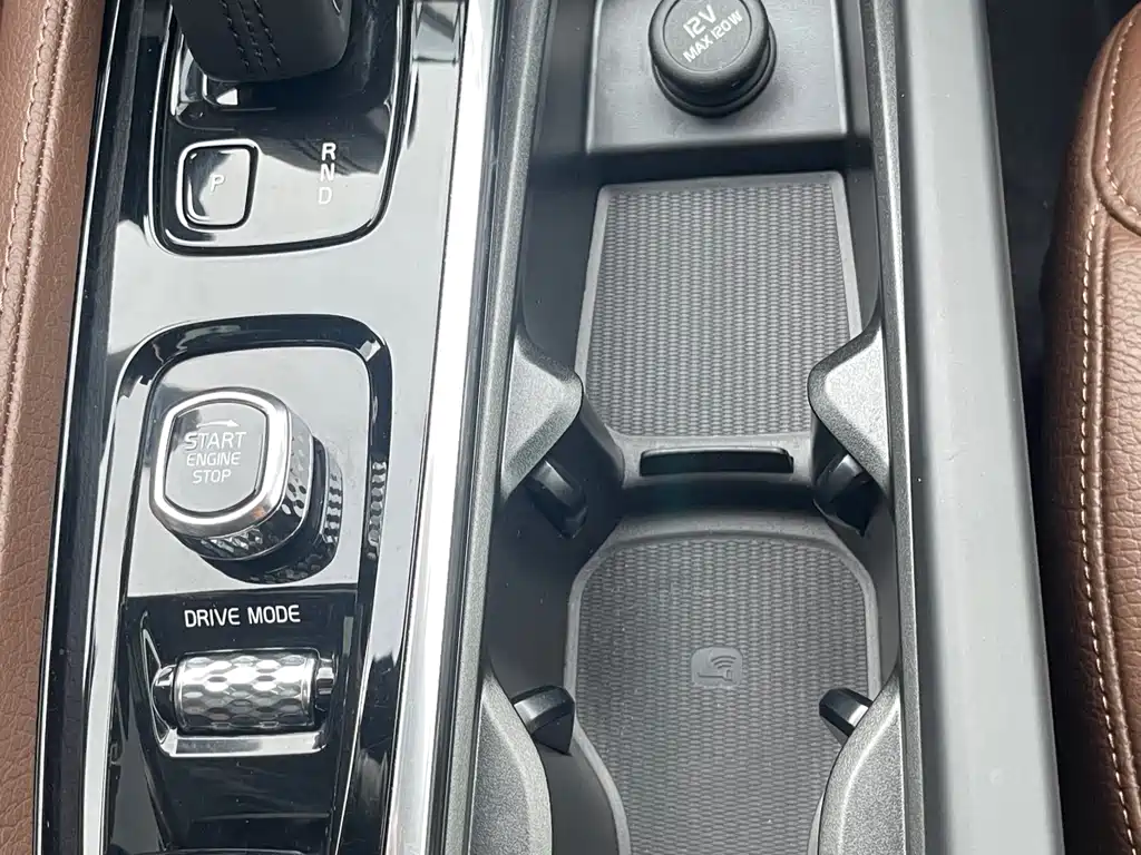 Volvo XC90 2021 — фото 13