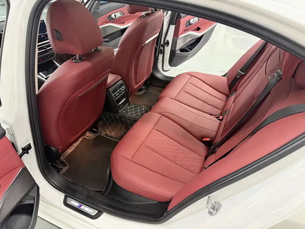BMW 3 Series 2023 — фото 17